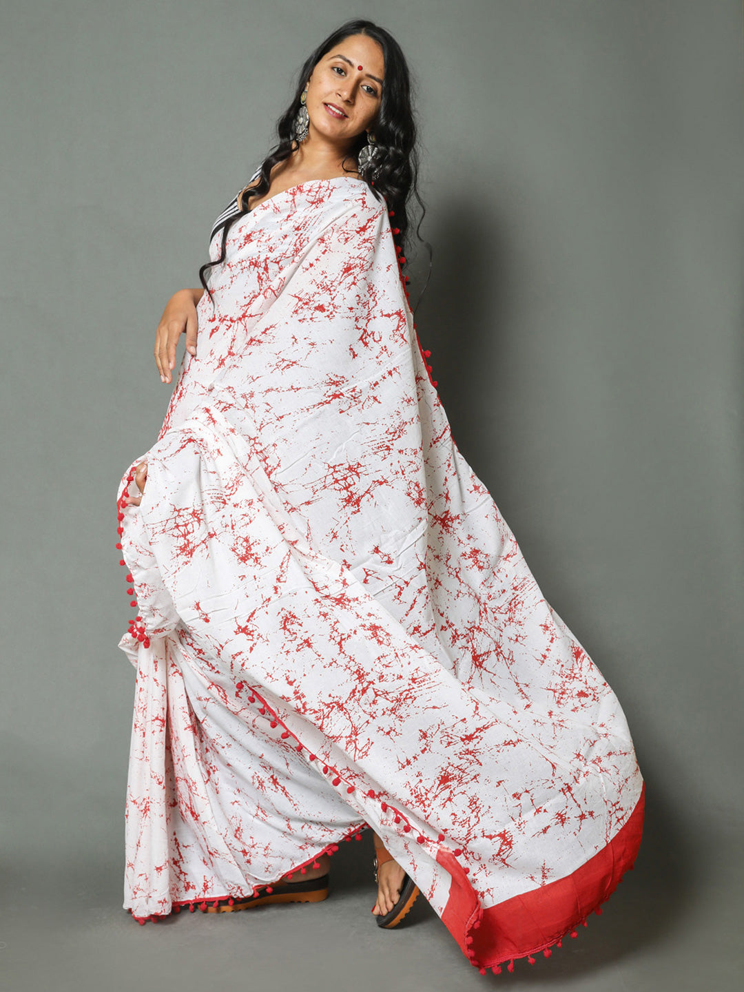 Buta Buti Red Colour Tie and Dye Printed Pure Cotton Saree