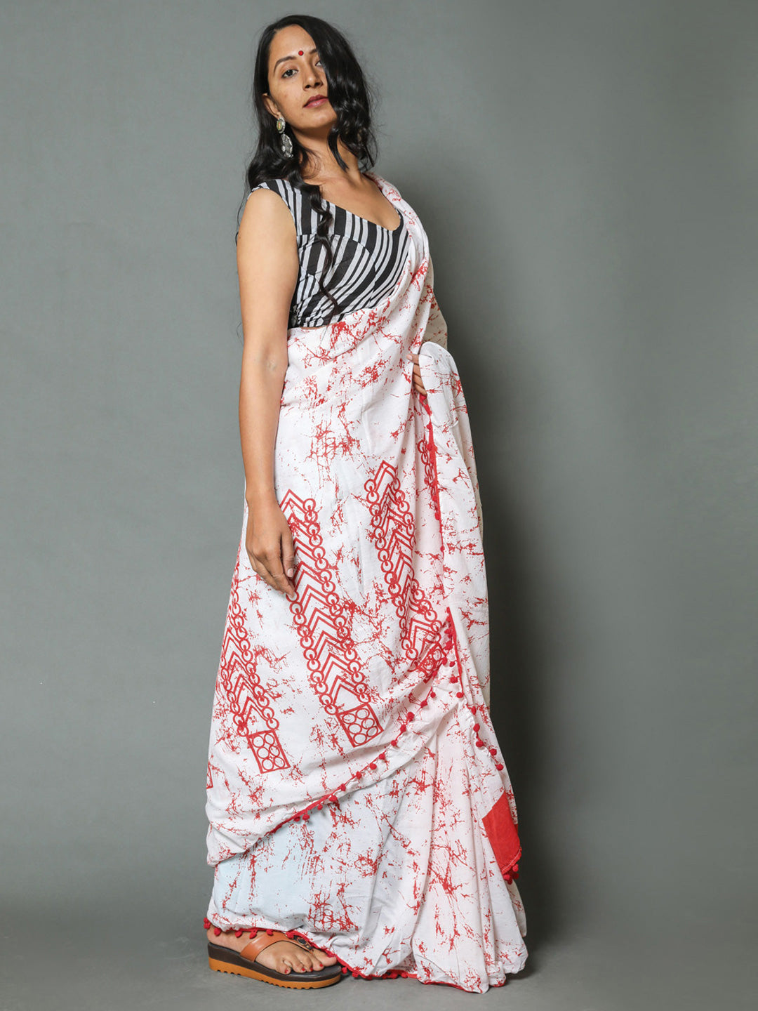 Buta Buti Red Colour Tie and Dye Printed Pure Cotton Saree