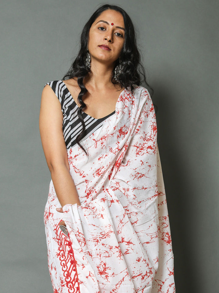 Buta Buti Red Colour Tie and Dye Printed Pure Cotton Saree