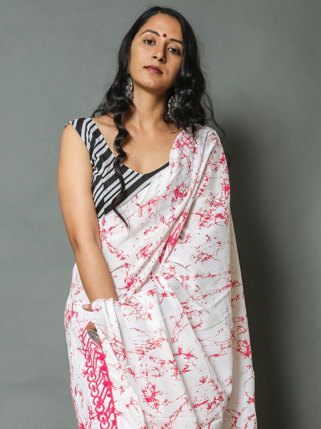 Buta Buti Pink Colour Tie and Dye Printed Pure Cotton Saree