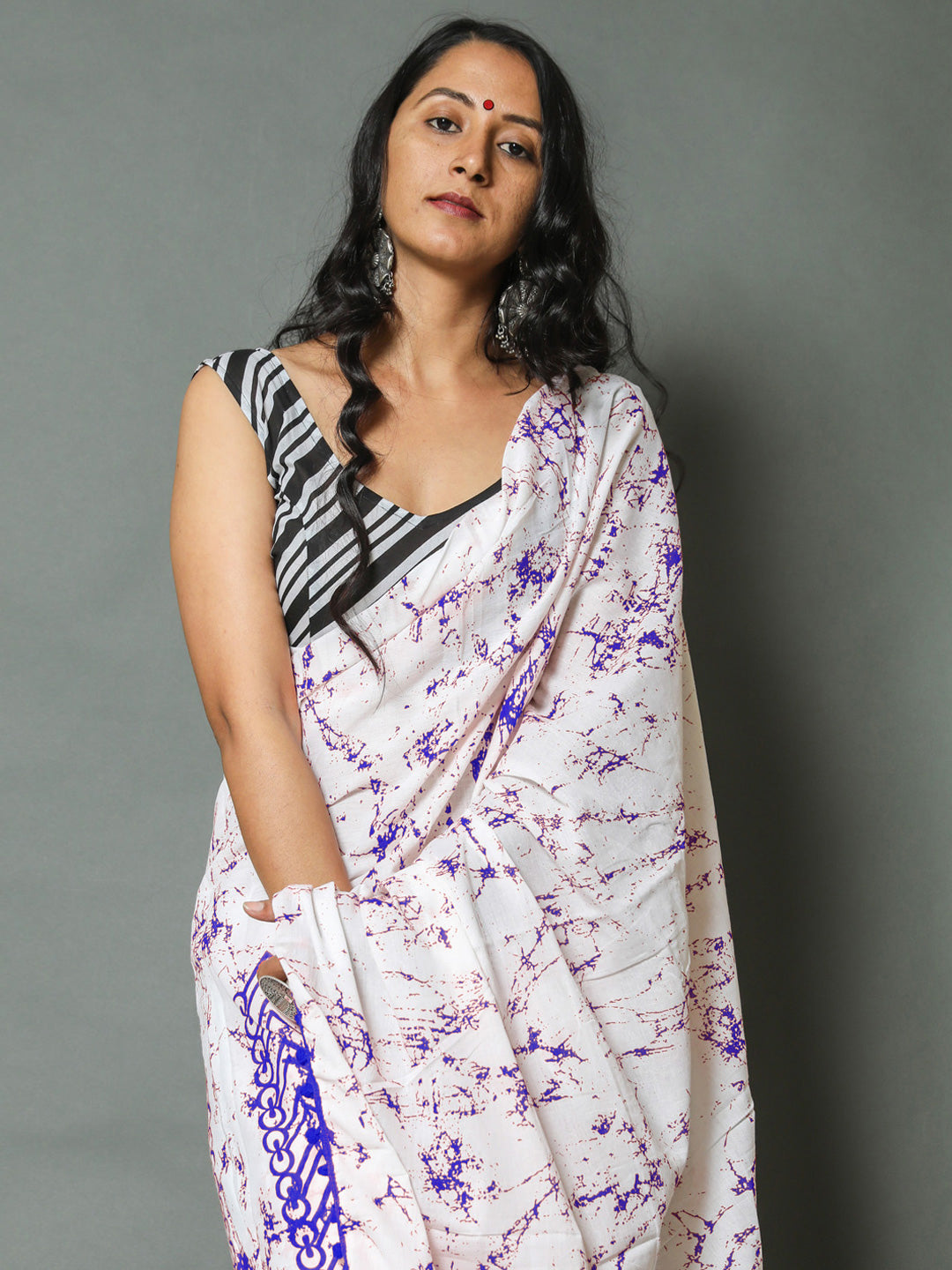 Buta Buti Navy Blue Colour Tie and Dye Printed Pure Cotton Saree