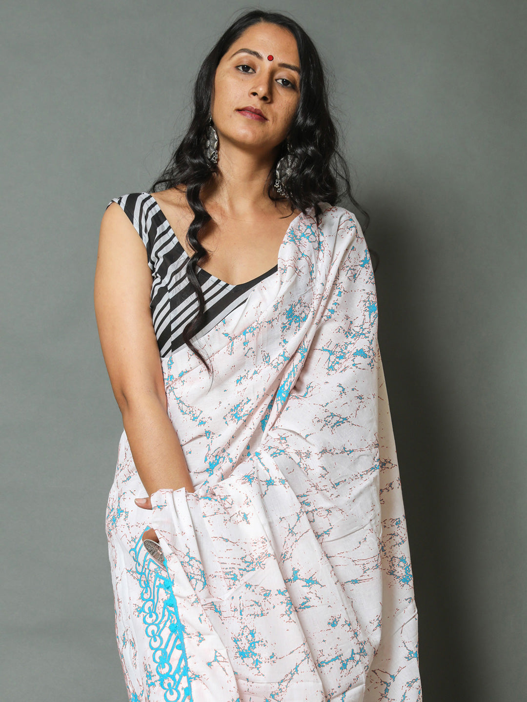 Buta Buti Blue Colour Tie and Dye Printed Pure Cotton Saree