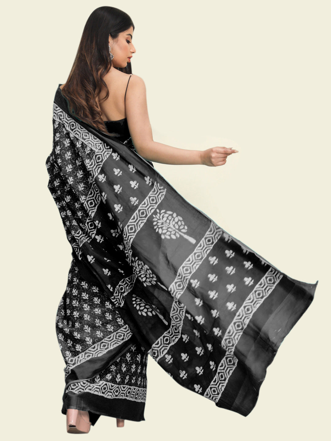 Buta Buti Black Colour Floral Printed Pure Cotton Saree