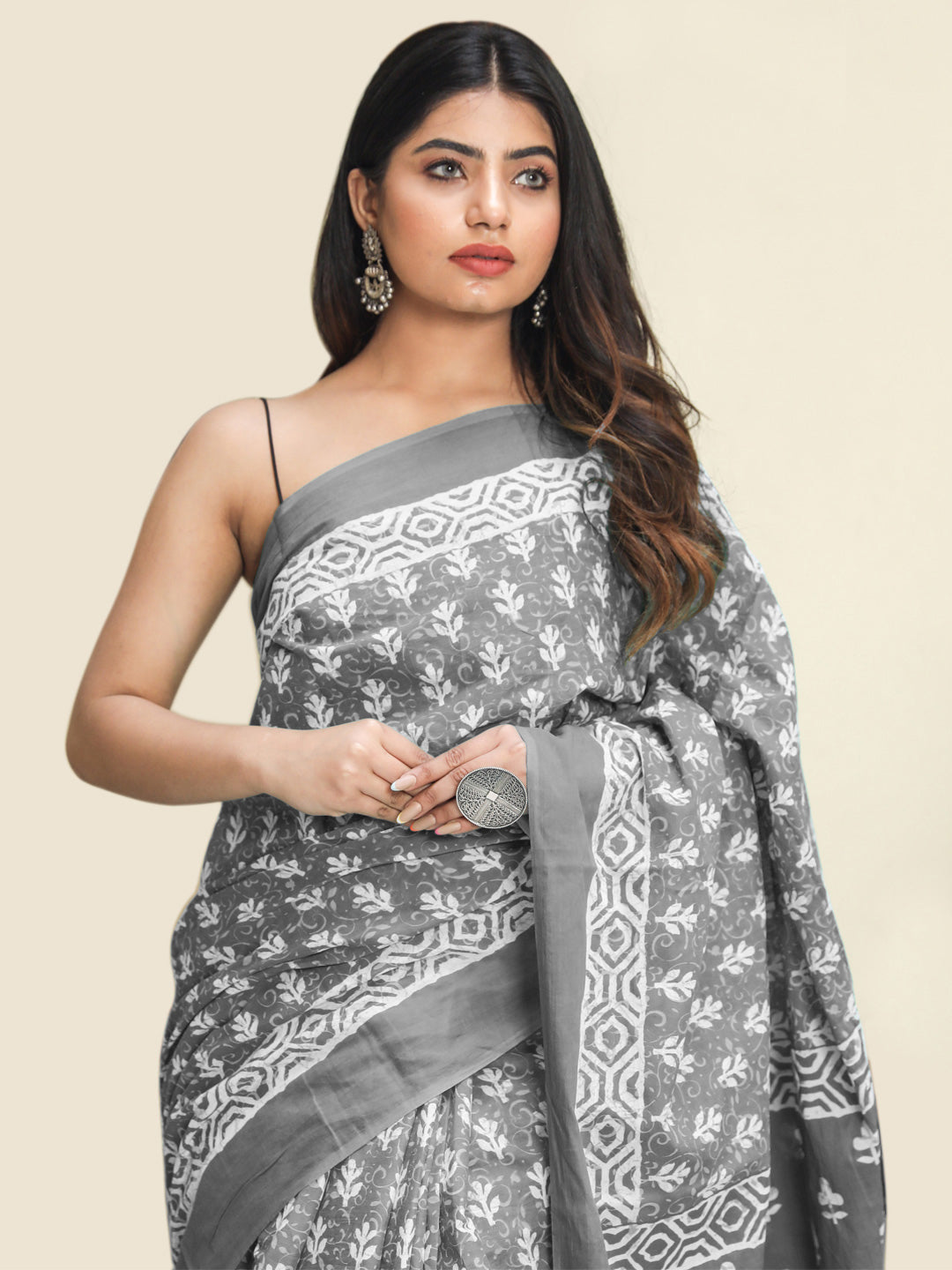 Buta Buti Grey Colour Floral Printed Pure Cotton Saree