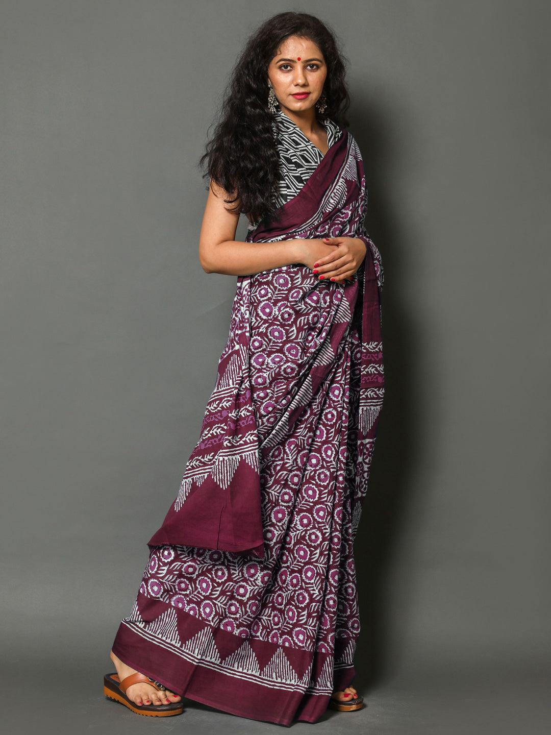 Buta Buti Lavender Colour Floral Printed Pure Cotton Saree