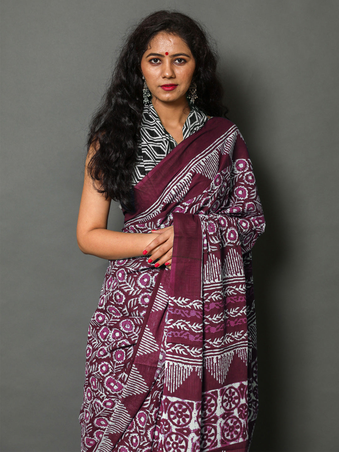 Buta Buti Lavender Colour Floral Printed Pure Cotton Saree