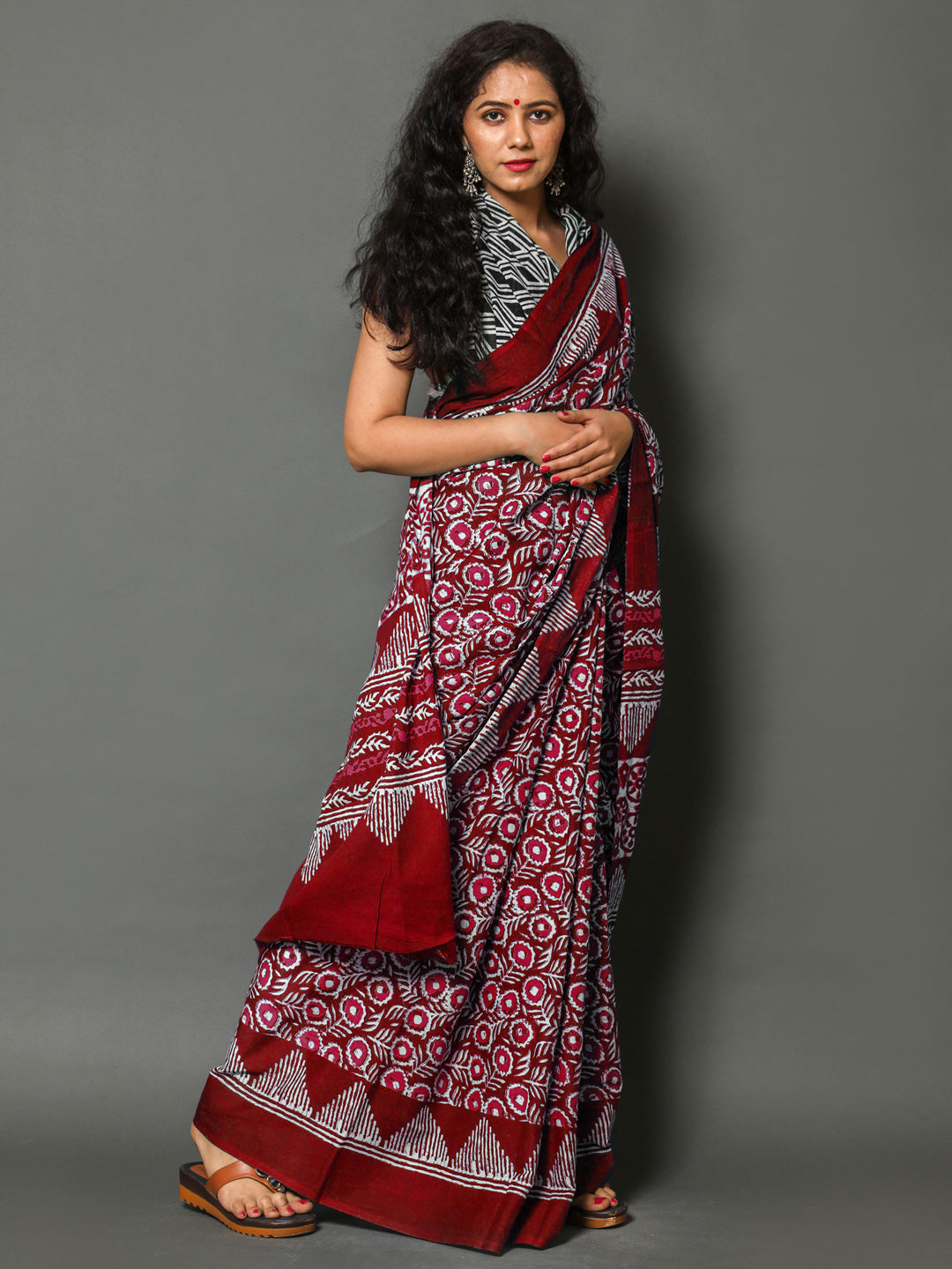 Buta Buti Red Colour Floral Printed Pure Cotton Saree