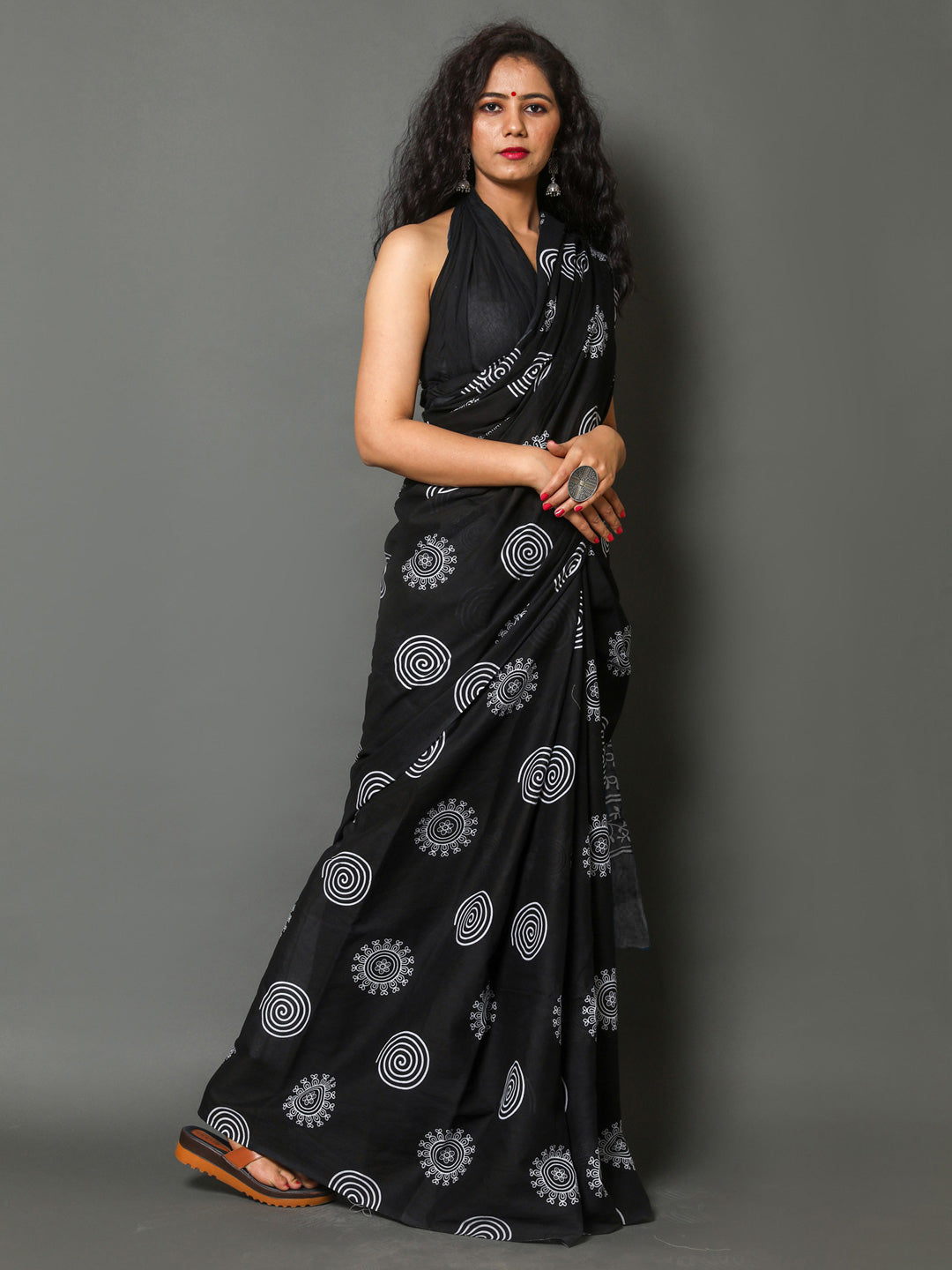 Buta Buti Grey Colour Abstract Printed Pure Cotton Saree