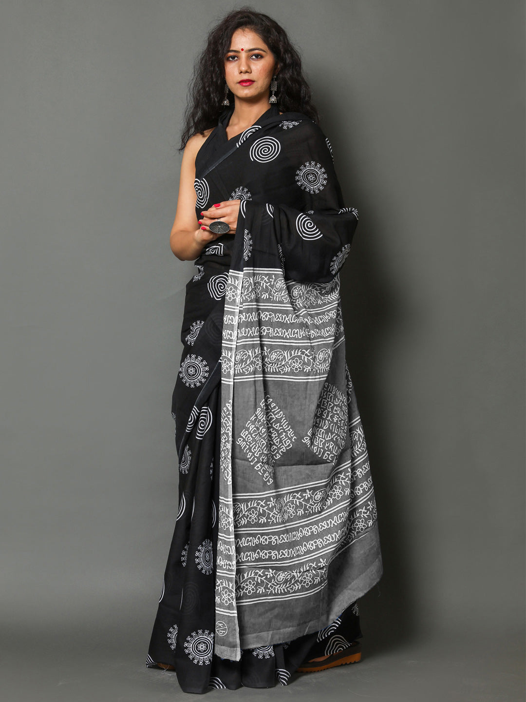 Buta Buti Grey Colour Abstract Printed Pure Cotton Saree