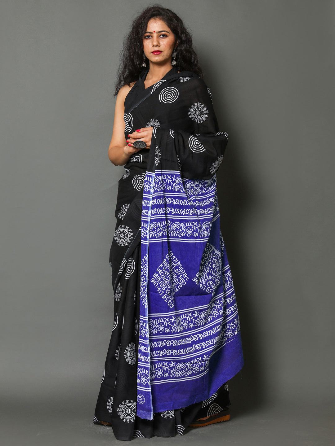 Buta Buti Navy Blue Colour Abstract Printed Pure Cotton Saree