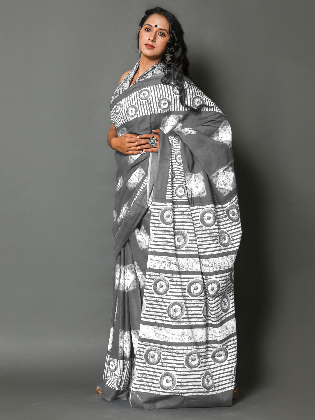 Buta Buti Grey Colour Geometric Printed Pure Cotton Saree