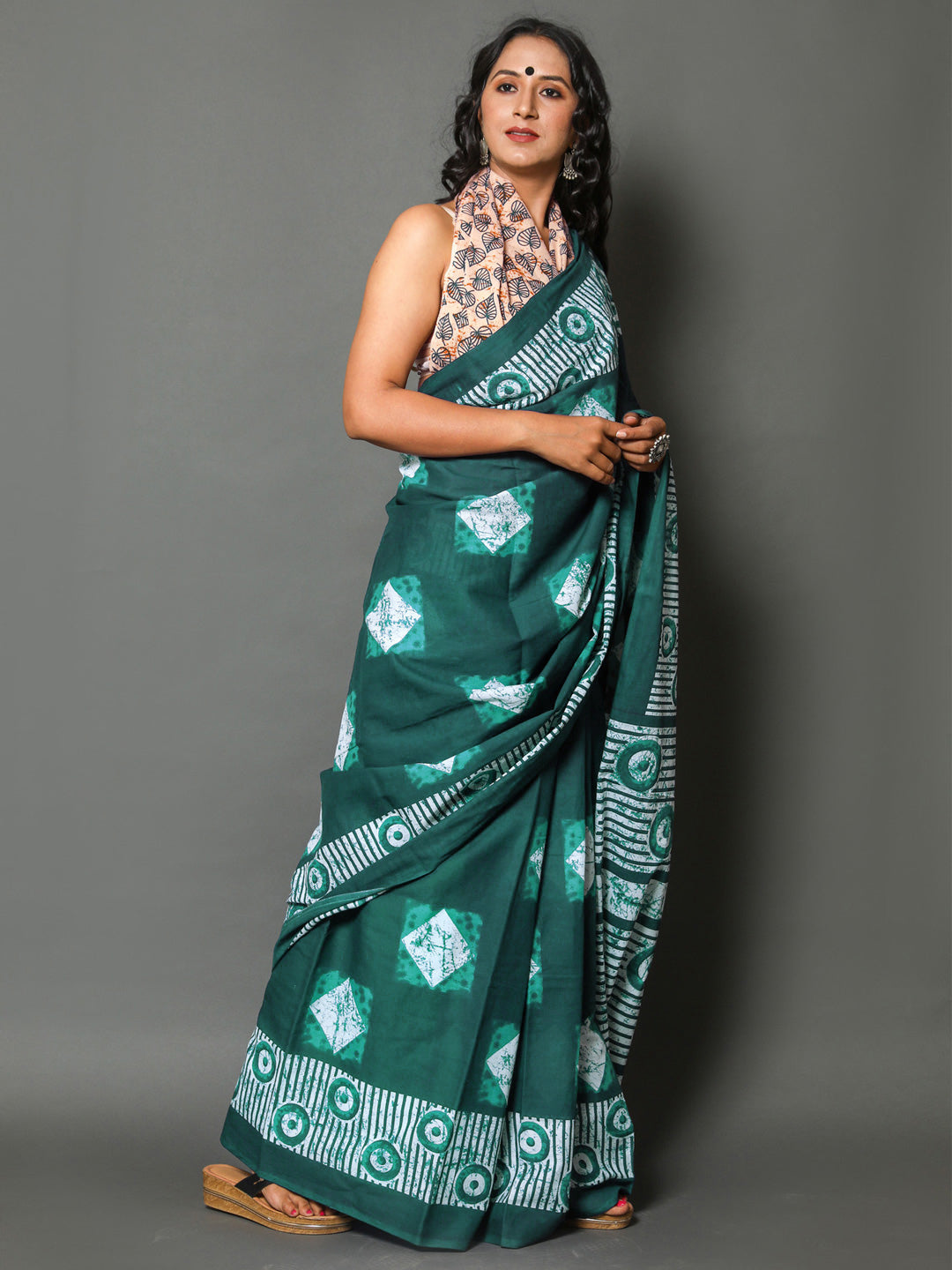 Buta Buti Green Colour Geometric Printed Pure Cotton Saree