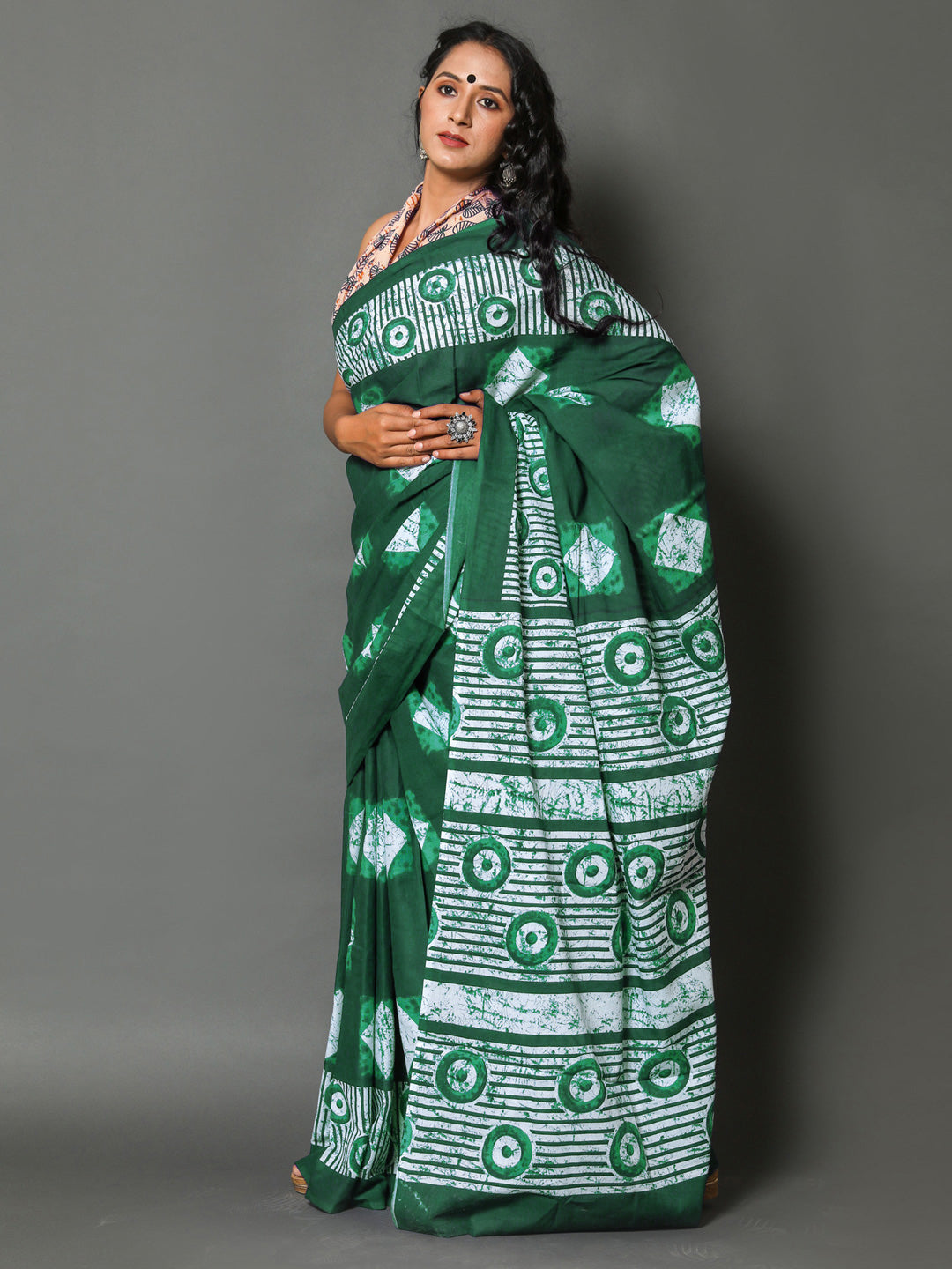 Buta Buti Green Colour Geometric Printed Pure Cotton Saree