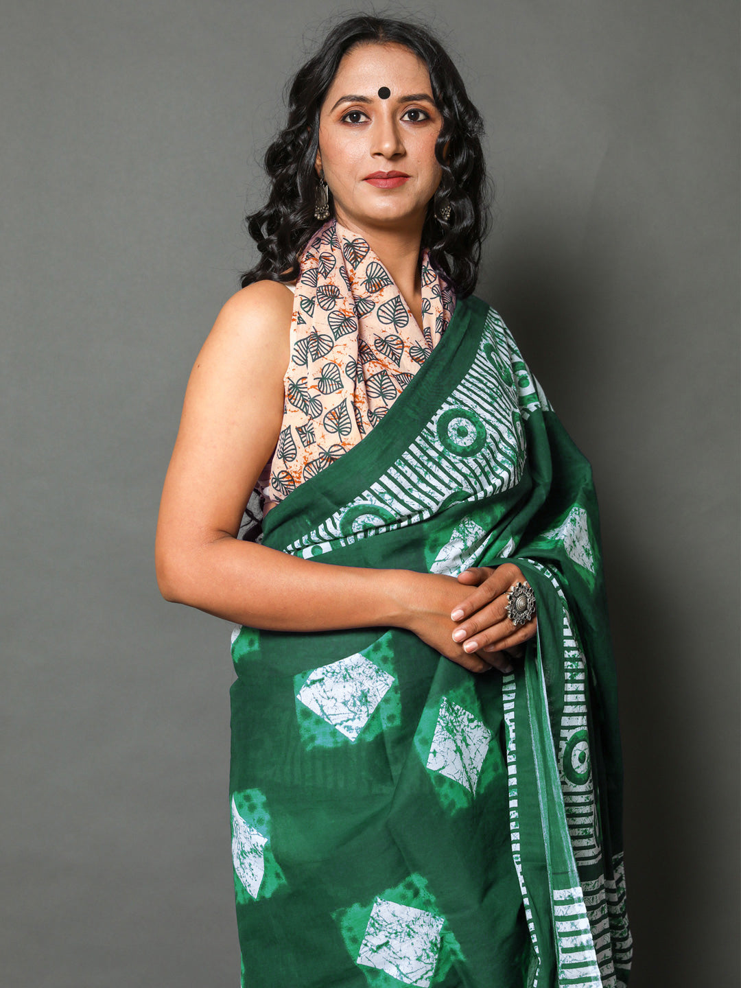 Buta Buti Green Colour Geometric Printed Pure Cotton Saree