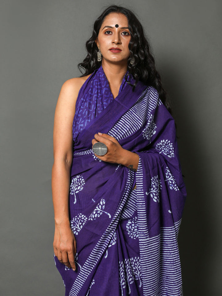 Buta Buti Navy Blue Colour Floral Printed Pure Cotton Saree