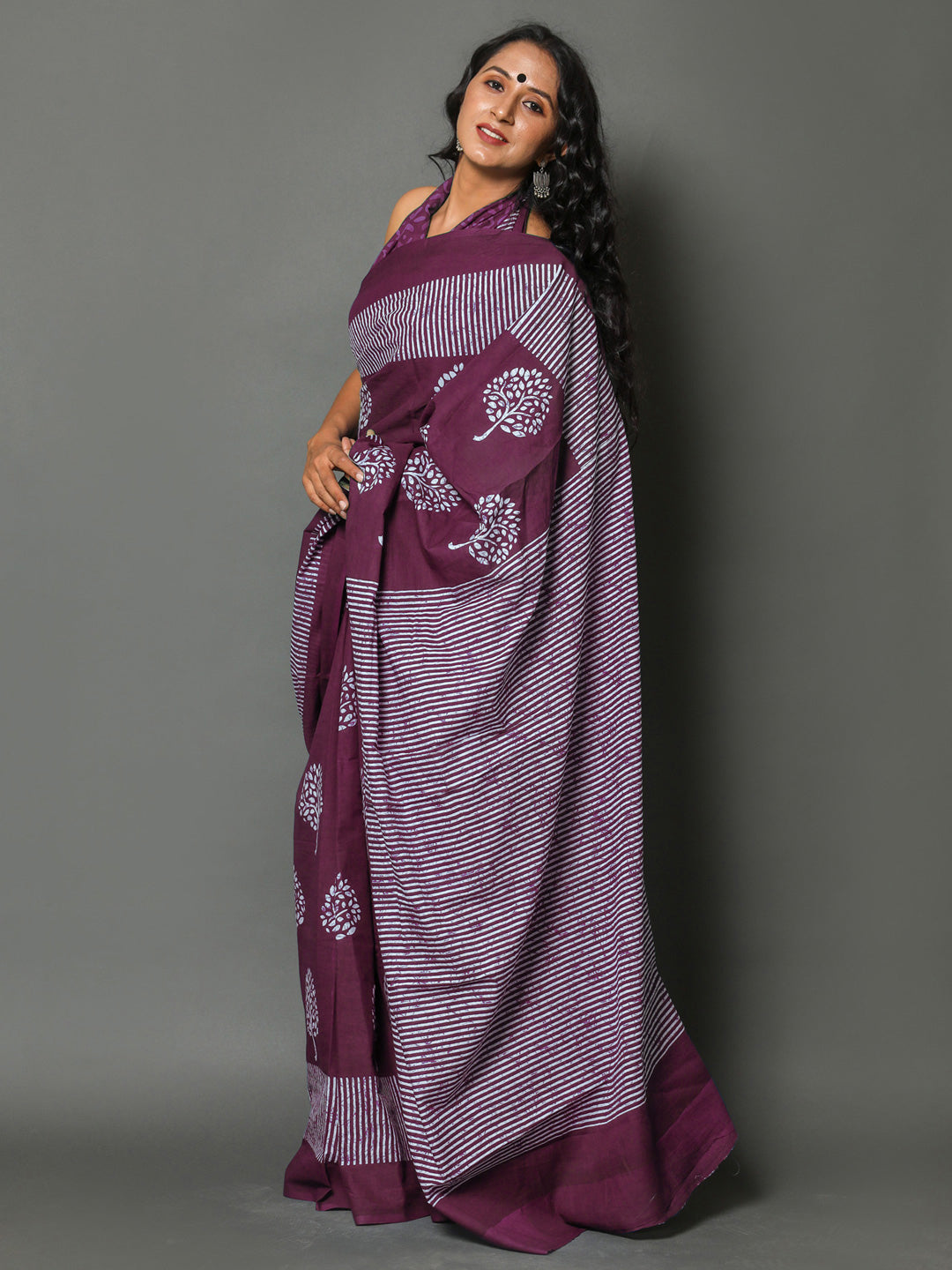 Buta Buti Lavender Colour Floral Printed Pure Cotton Saree