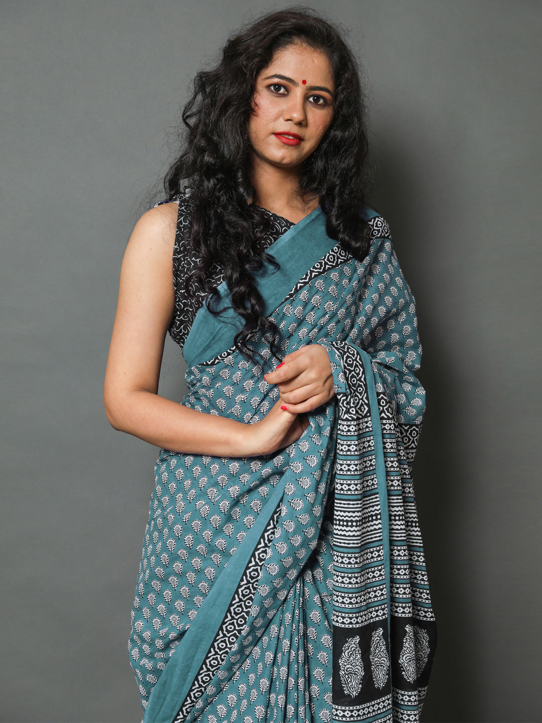 Buta Buti Sea Green Colour Floral Printed Pure Cotton Saree