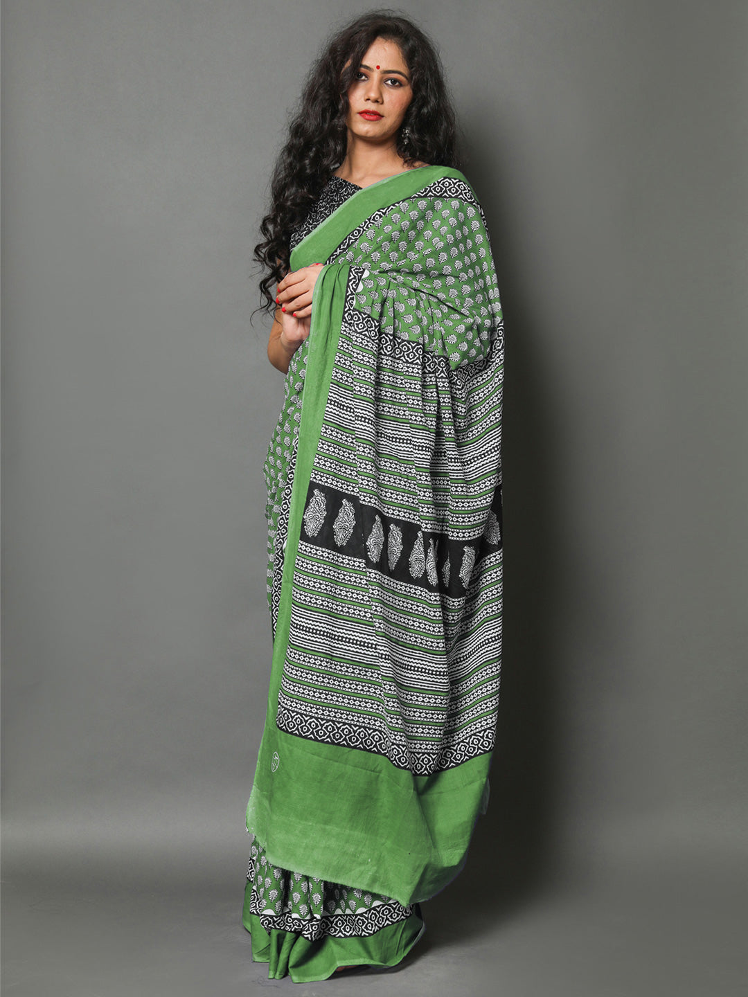 Buta Buti Green Colour Floral Printed Pure Cotton Saree