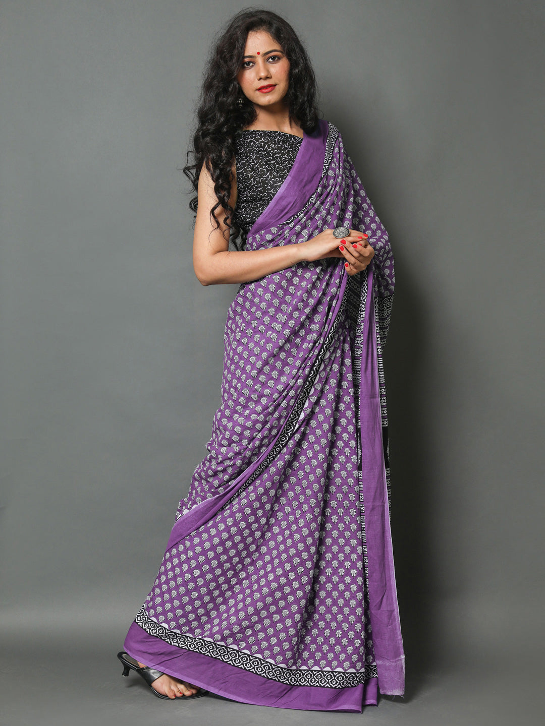 Buta Buti Lavender Colour Floral Printed Pure Cotton Saree