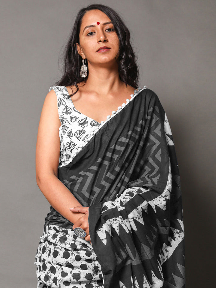 Buta Buti Black Colour Geometric Printed Pure Cotton Saree