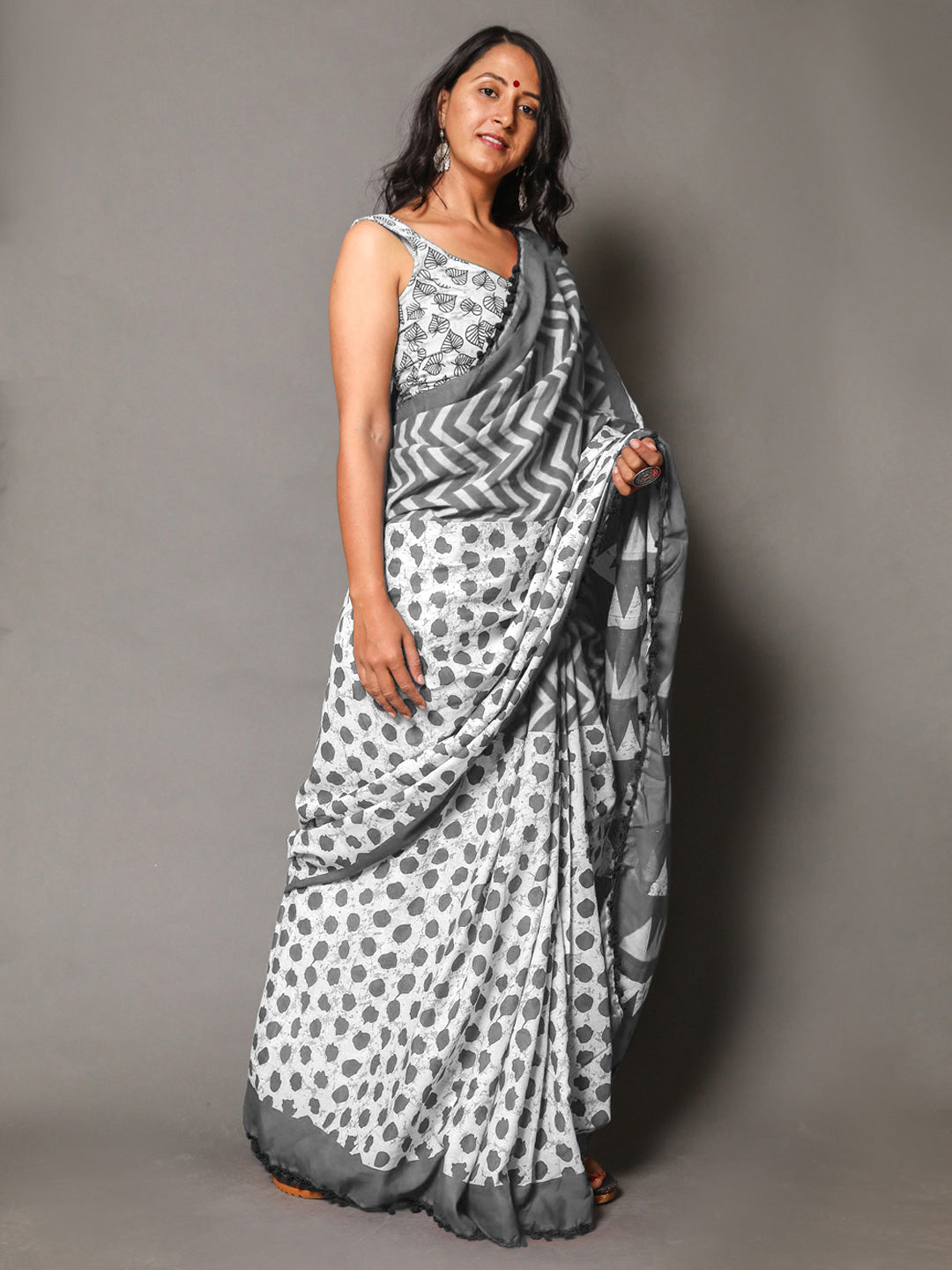 Buta Buti Grey Colour Geometric Printed Pure Cotton Saree