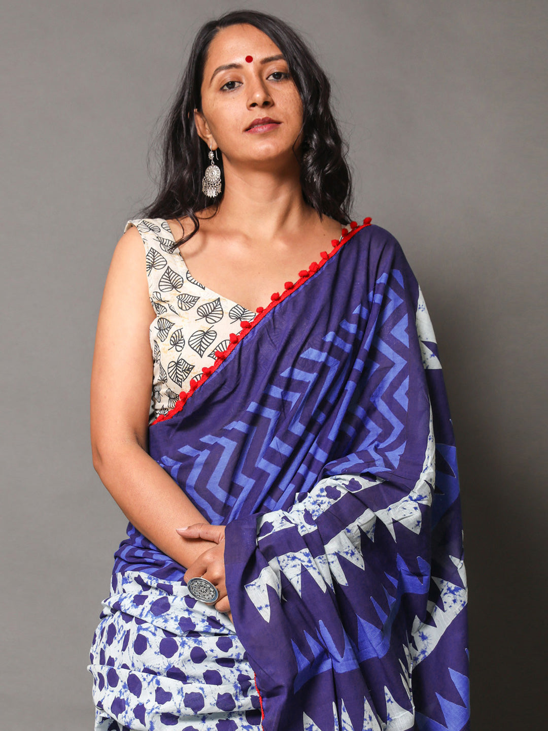 Buta Buti Navy Blue Colour Geometric Printed Pure Cotton Saree