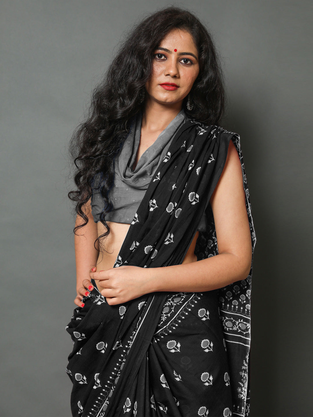 Buta Buti Black Colour Floral Printed Pure Cotton Saree