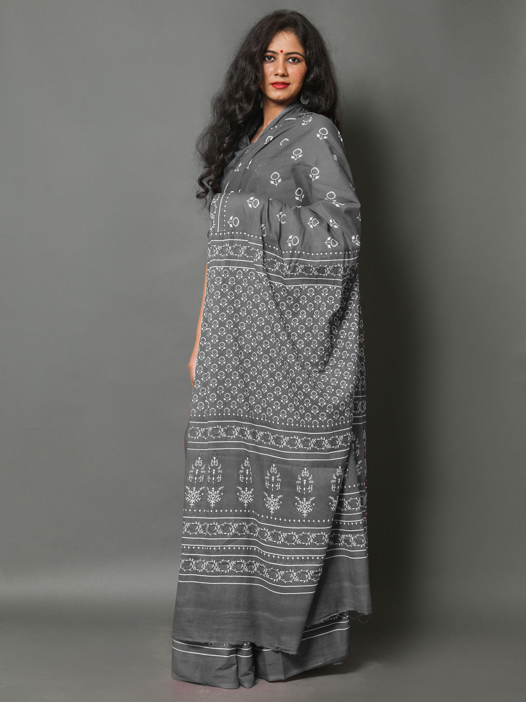 Buta Buti Grey Colour Floral Printed Pure Cotton Saree