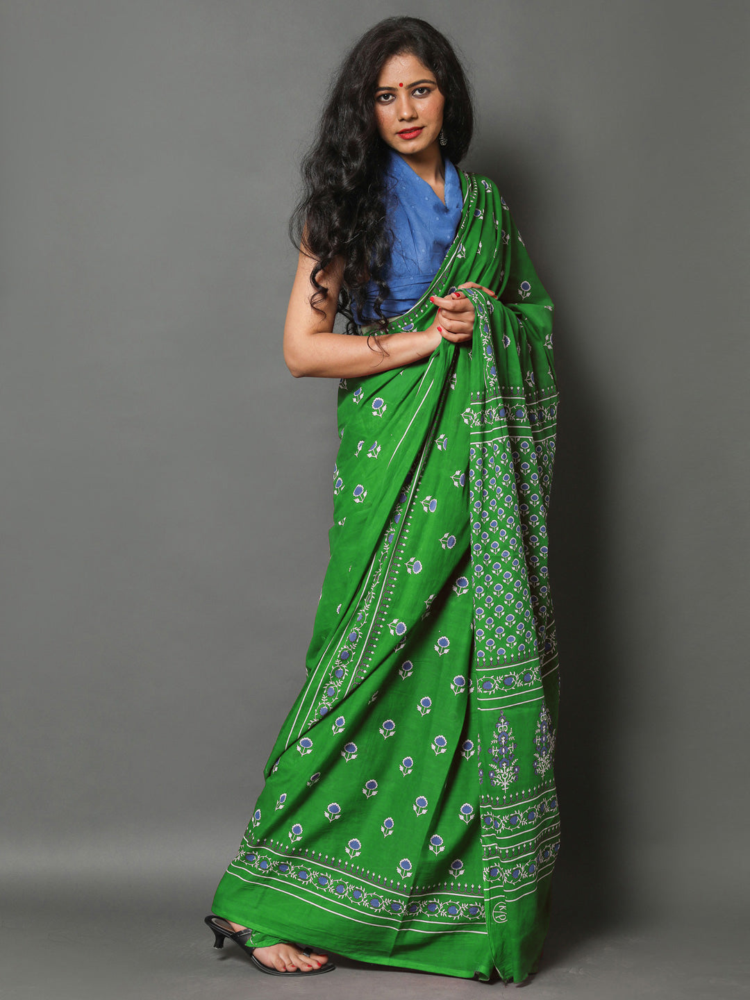 Buta Buti Green Colour Floral Printed Pure Cotton Saree