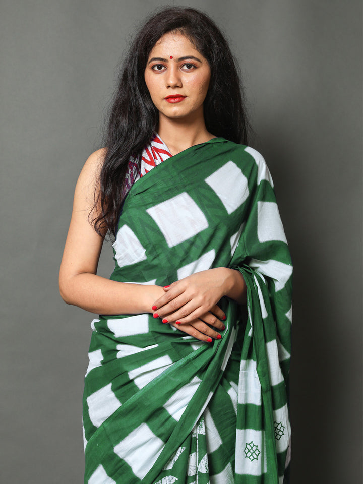 Buta Buti Green Colour Floral Printed Pure Cotton Saree