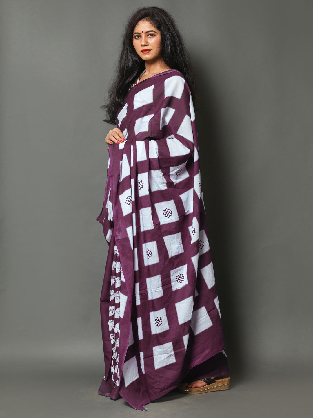 Buta Buti Lavender Colour Floral Printed Pure Cotton Saree