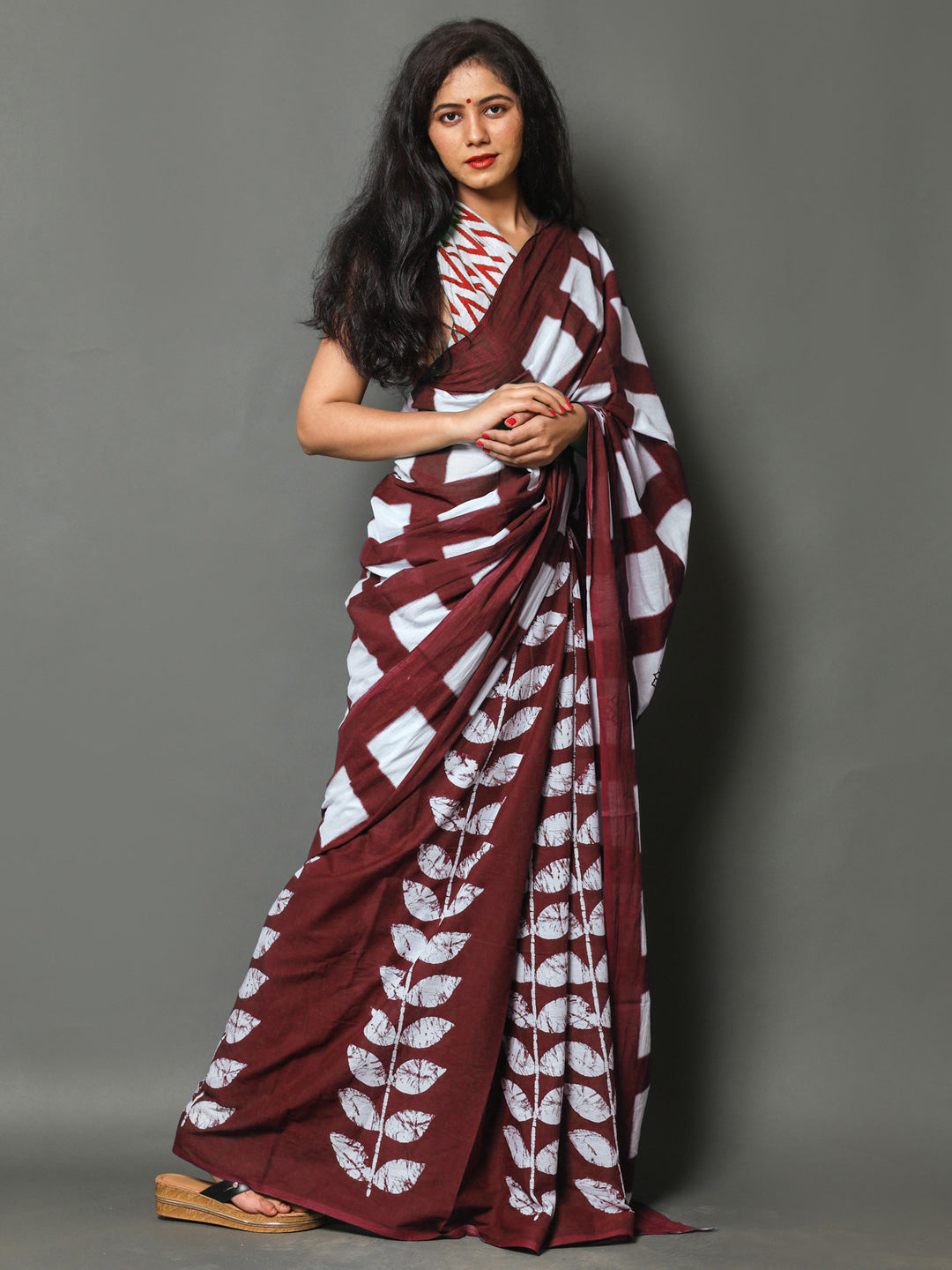 Buta Buti Maroon Colour Floral Printed Pure Cotton Saree