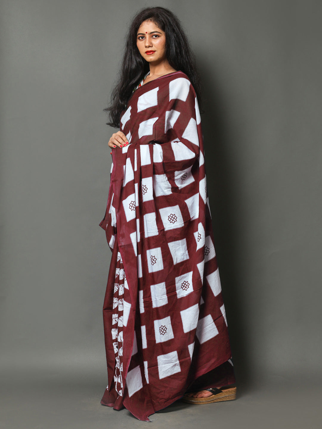 Buta Buti Maroon Colour Floral Printed Pure Cotton Saree