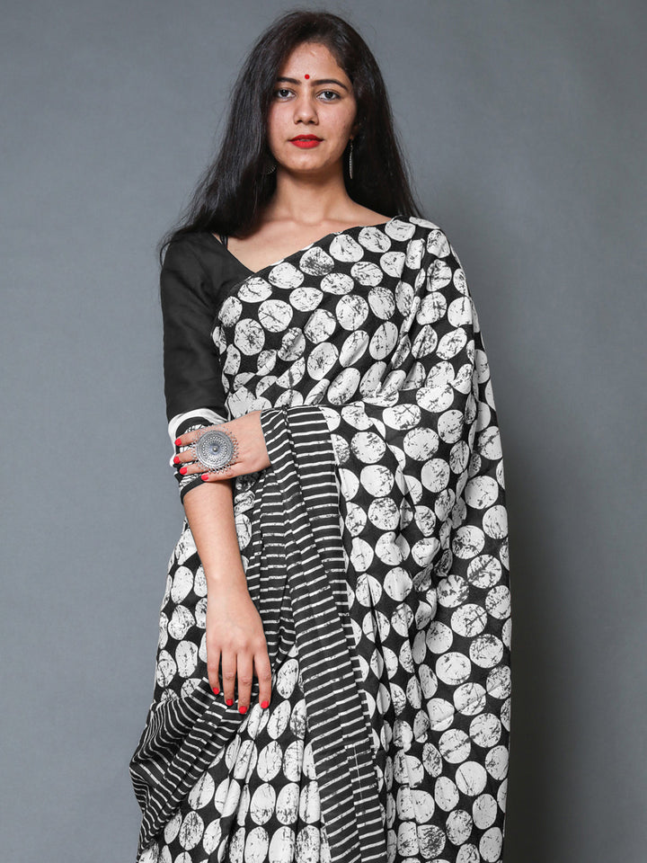 Buta Buti Black Colour Geometric Printed Pure Cotton Saree