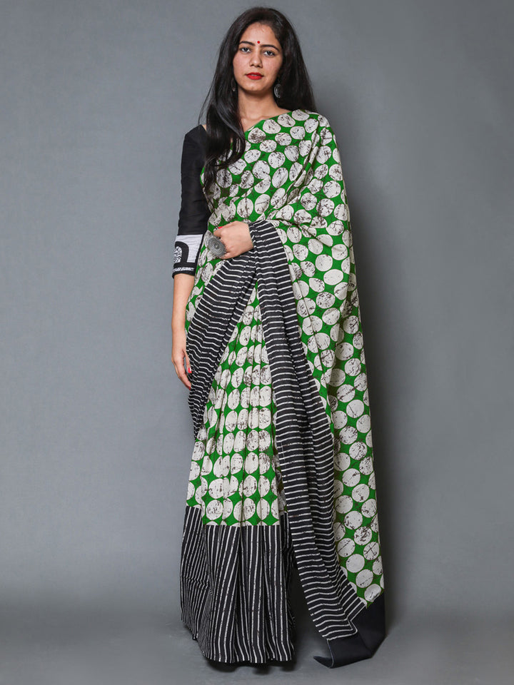 Buta Buti Green Colour Geometric Printed Pure Cotton Saree