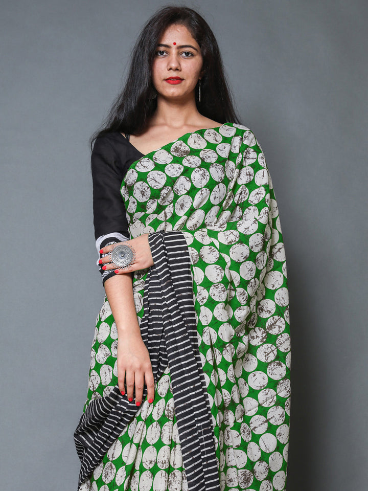 Buta Buti Green Colour Geometric Printed Pure Cotton Saree