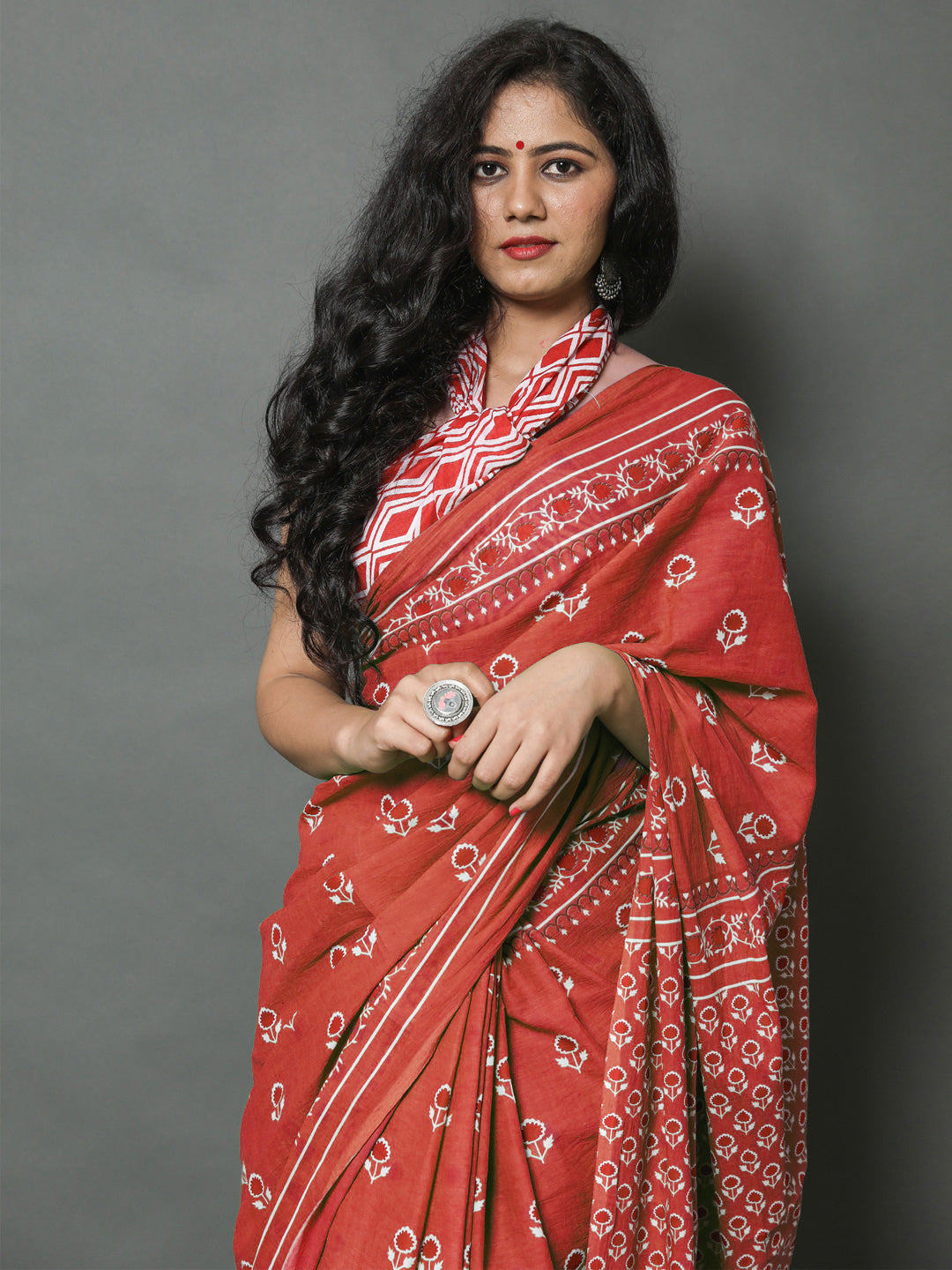 Buta Buti Red Colour Floral Printed Pure Cotton Saree