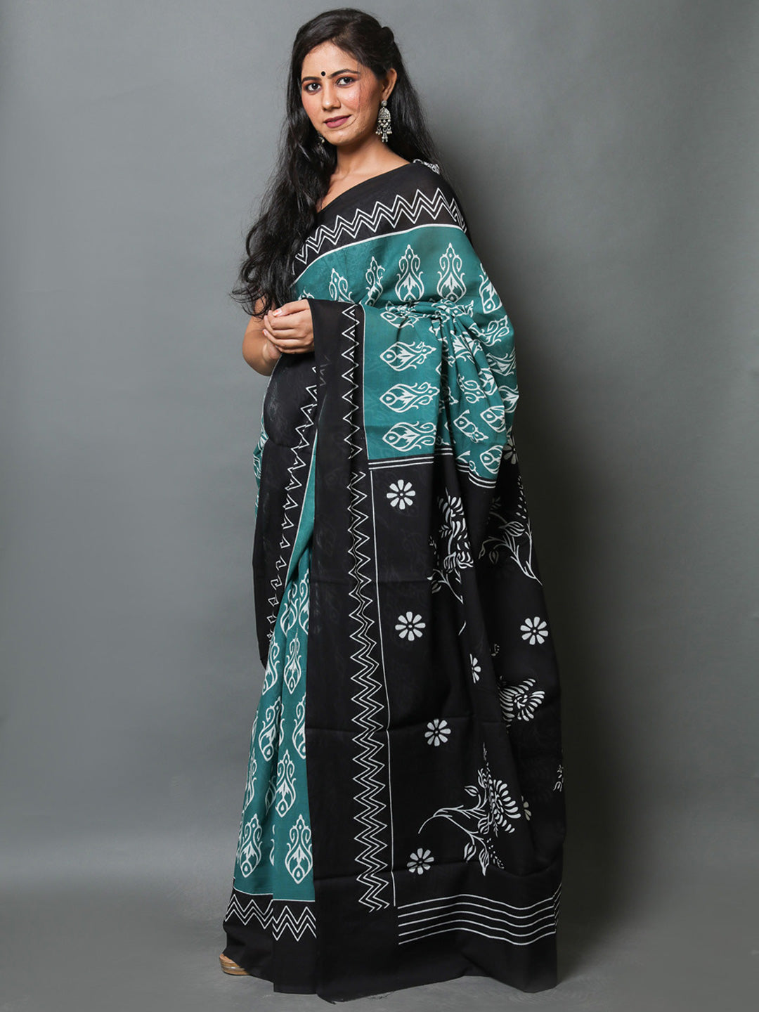 Buta Buti Ethnic Motifs Printed Pure Cotton Saree