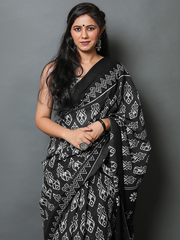 Buta Buti Black Colour Abstract Printed Pure Cotton Saree