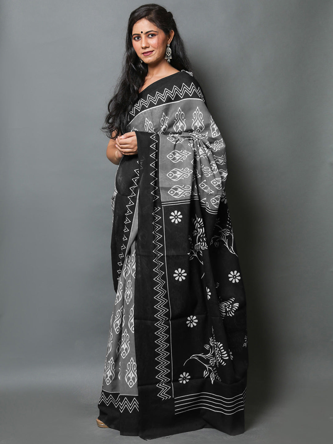 Buta Buti Grey Colour Abstract Printed Pure Cotton Saree