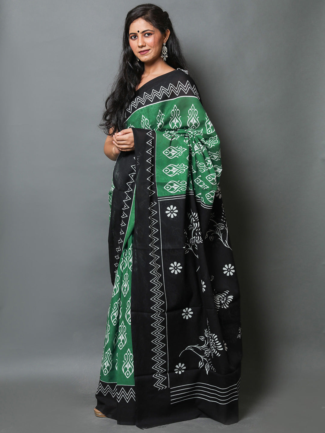 Buta Buti Green Colour Abstract Printed Pure Cotton Saree