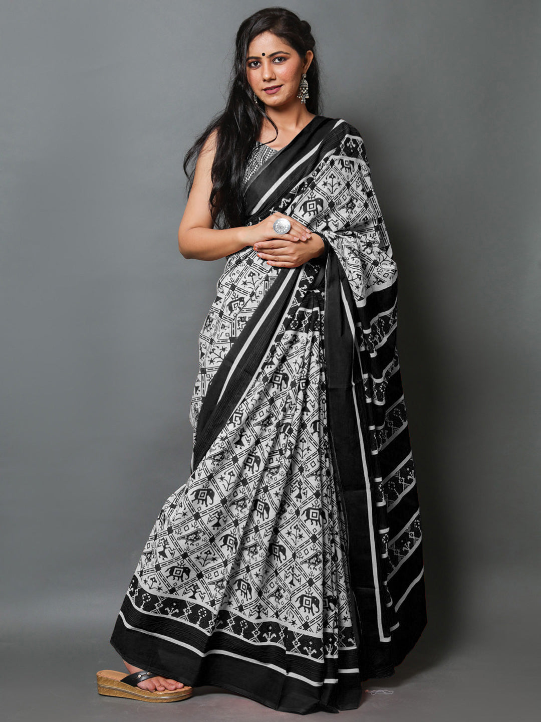 Buta Buti Black Color Abstract Printed Pure Cotton Saree