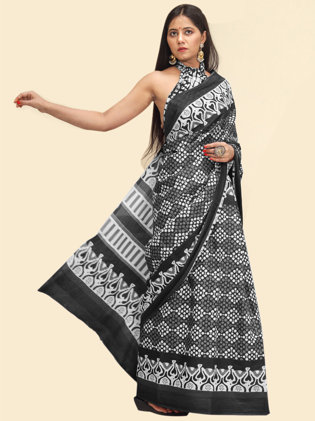 Buta Buti Black Color Abstract Printed Pure Cotton Saree