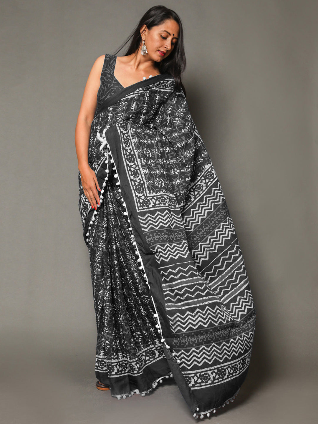 Buta Buti Black Color Floral Printed Pure Cotton Saree