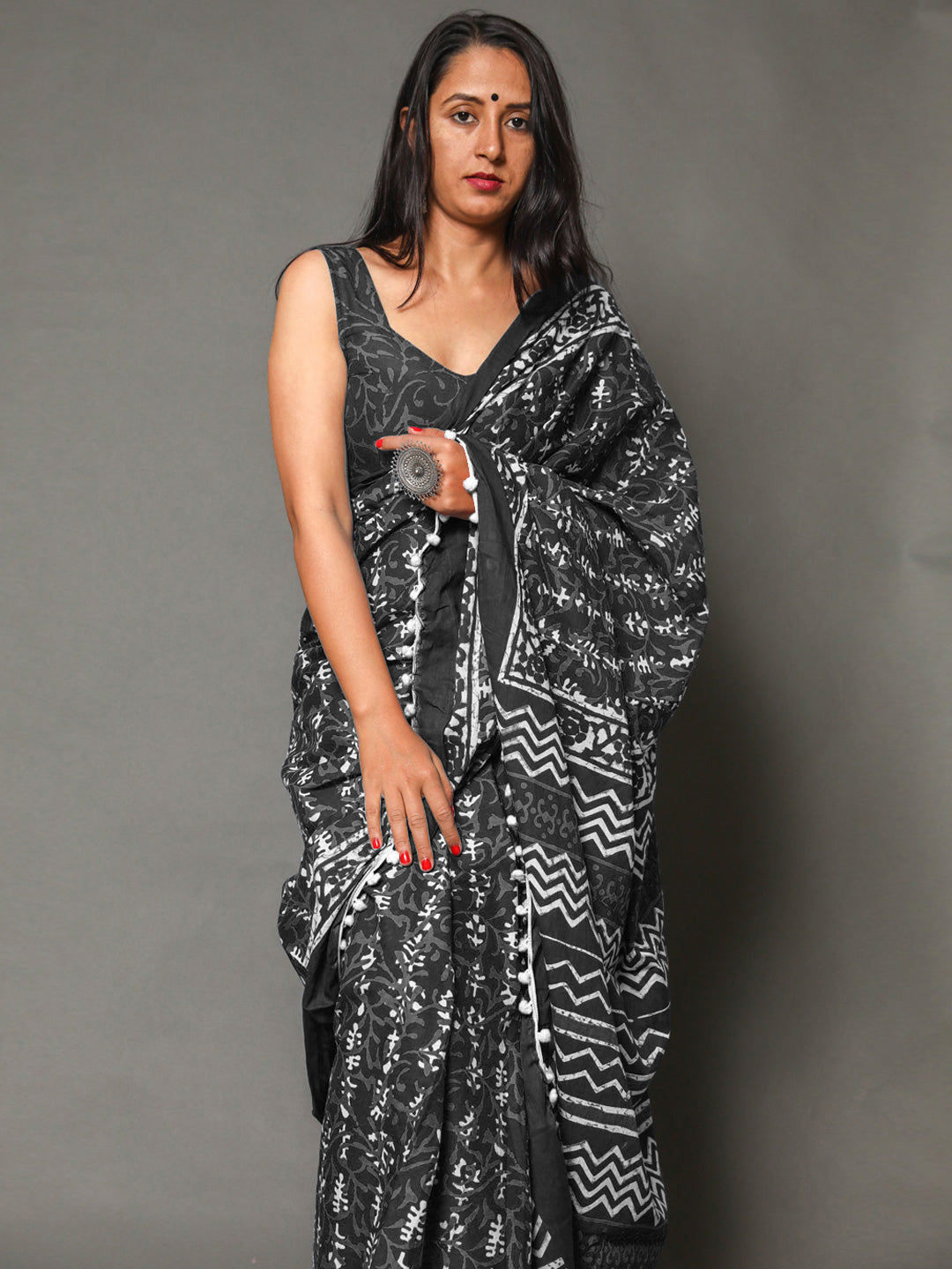 Buta Buti Black Color Floral Printed Pure Cotton Saree