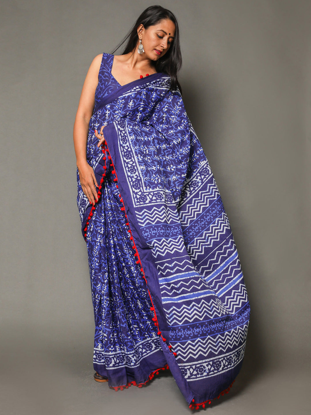 Buta Buti Navy Blue Color Floral Printed Pure Cotton Saree