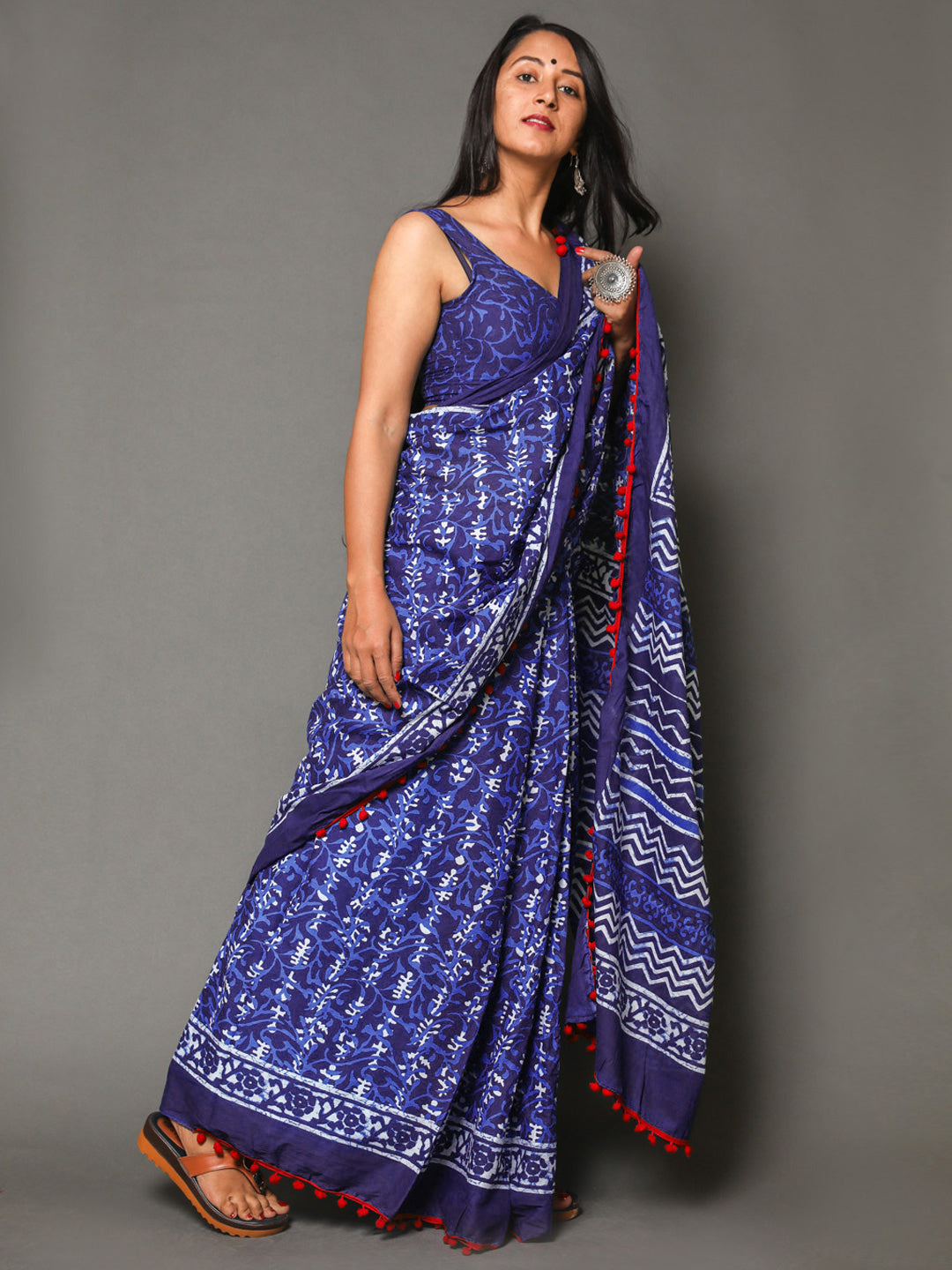 Buta Buti Navy Blue Color Floral Printed Pure Cotton Saree