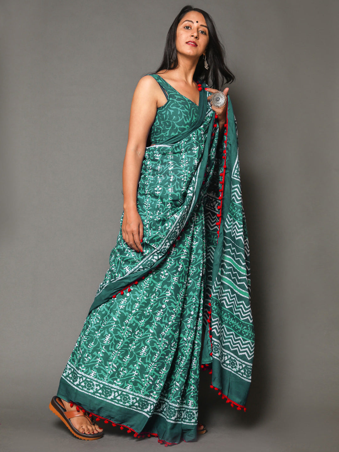 Buta Buti Green Color Floral Printed Pure Cotton Saree