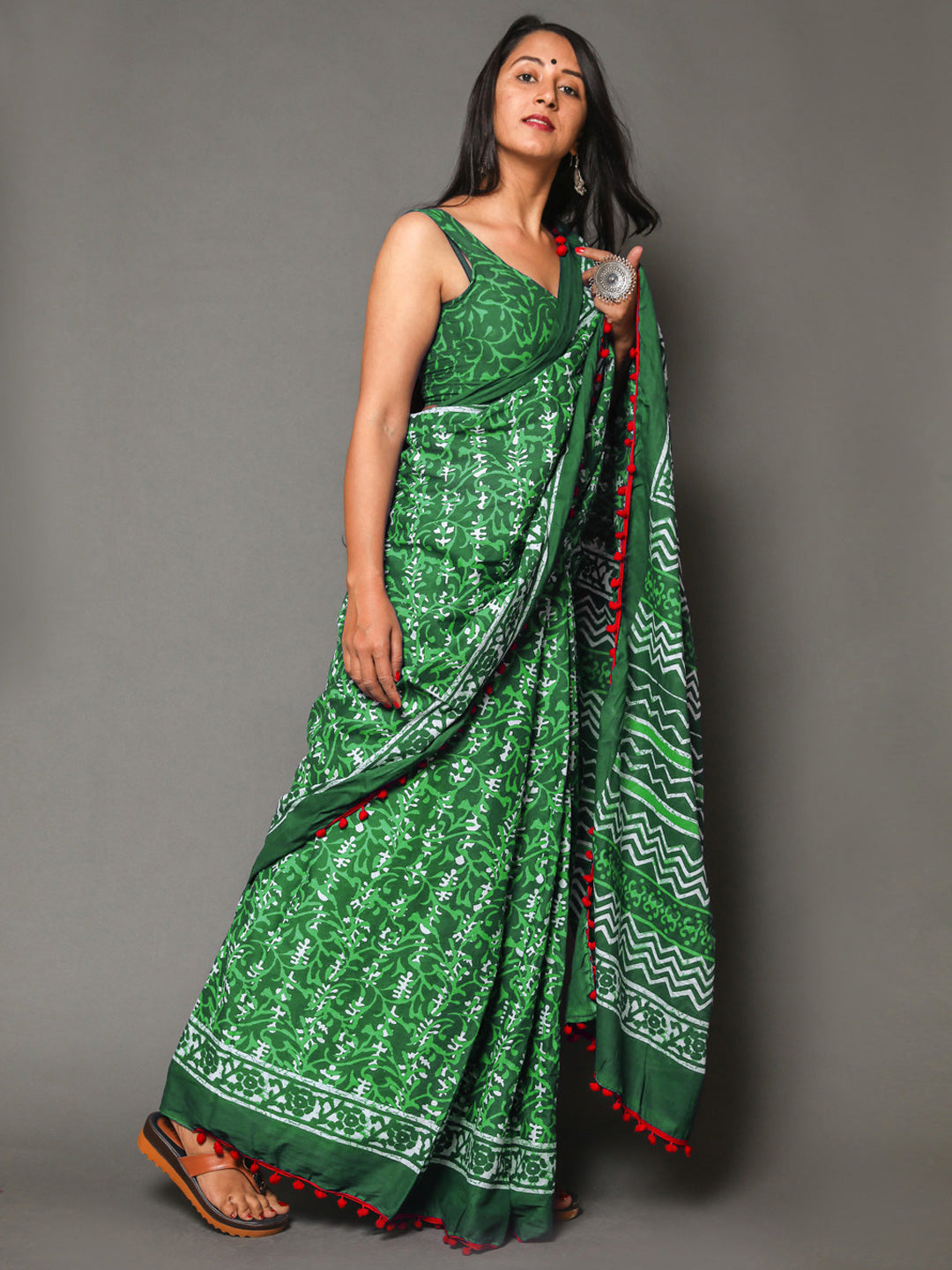 Buta Buti Green Color Floral Printed Pure Cotton Saree