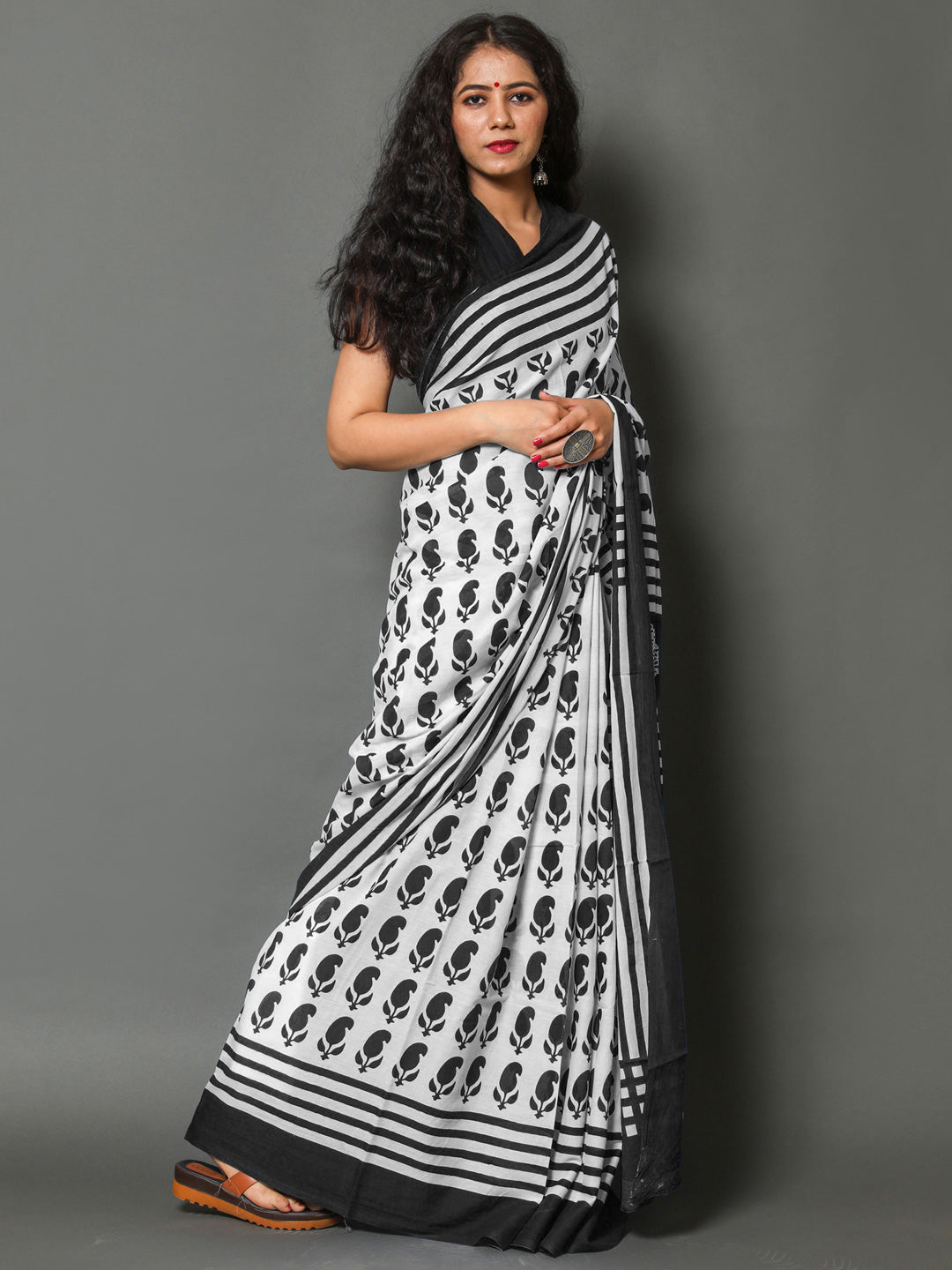 Buta Buti Black Color Printed Pure Cotton Saree